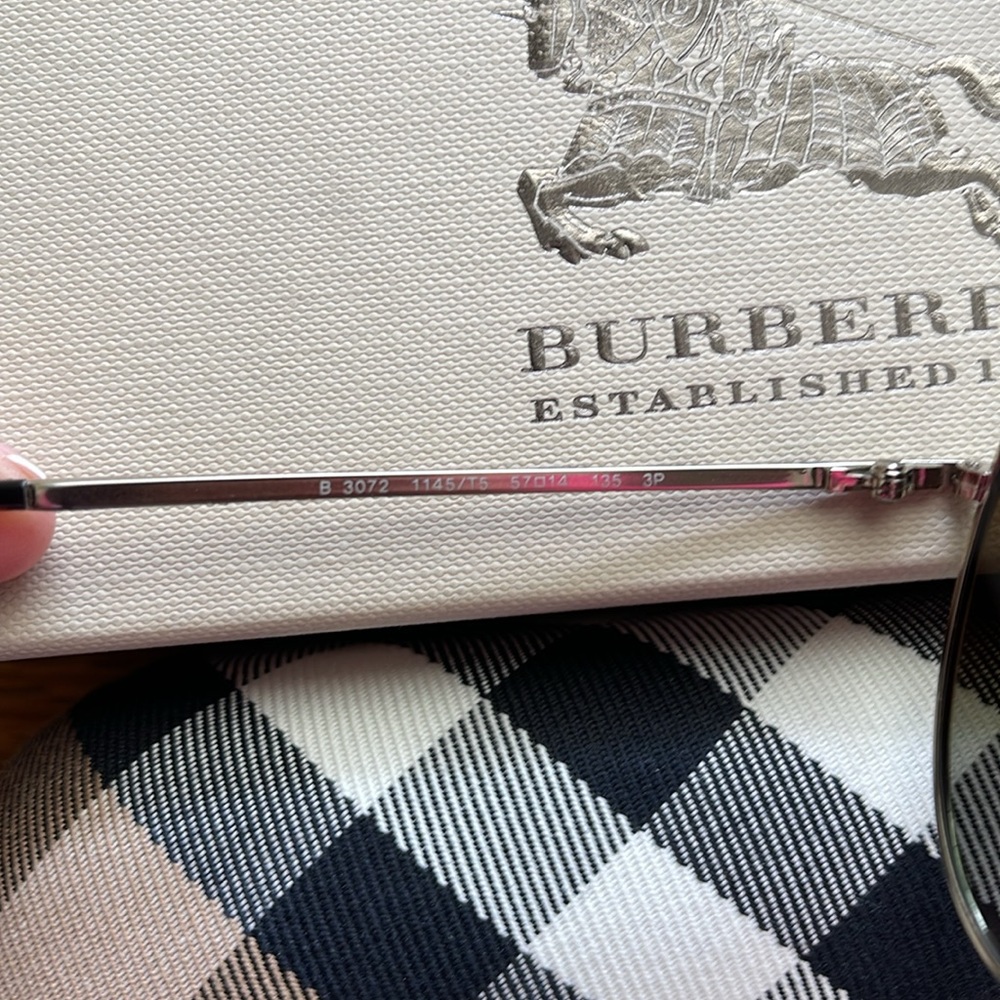 Brand New Polarized Burberry Aviators - Picture 3 of 5